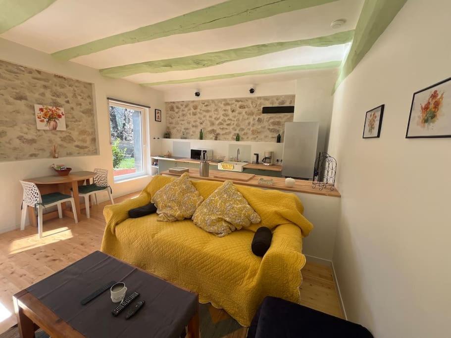 La Bastide Aux Iris - Les Capucines Apartment Villecroze Bagian luar foto